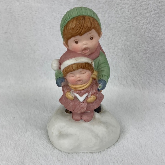 Avon VTG 1985 Hand Painted Porcelain Joy to the World Figurine Music Box 4” - Picture 1 of 11